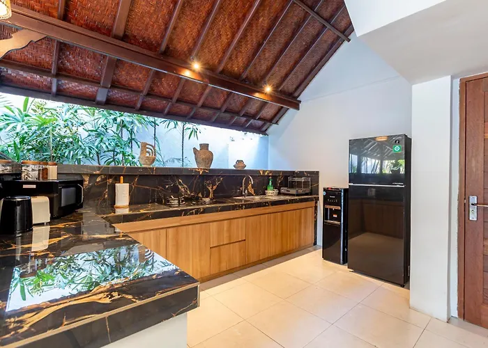Villa Viona 3 - 3 Bdr Villa, Walk To The *
