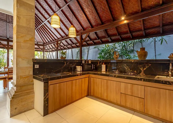 Villa Viona 3 - 3 Bdr Villa, Walk To The *